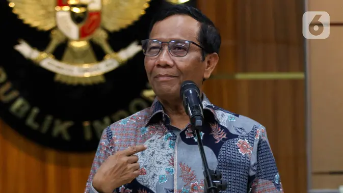 Calon wakil presiden (Cawapres) nomor urut 3 Mahfud Md mundur dari Kabinet Indonesia Maju sebagai Menteri Koordinator Politik Hukum dan Keamanan (Menko Polhukam).(Liputan6.com/Herman Zakharia)