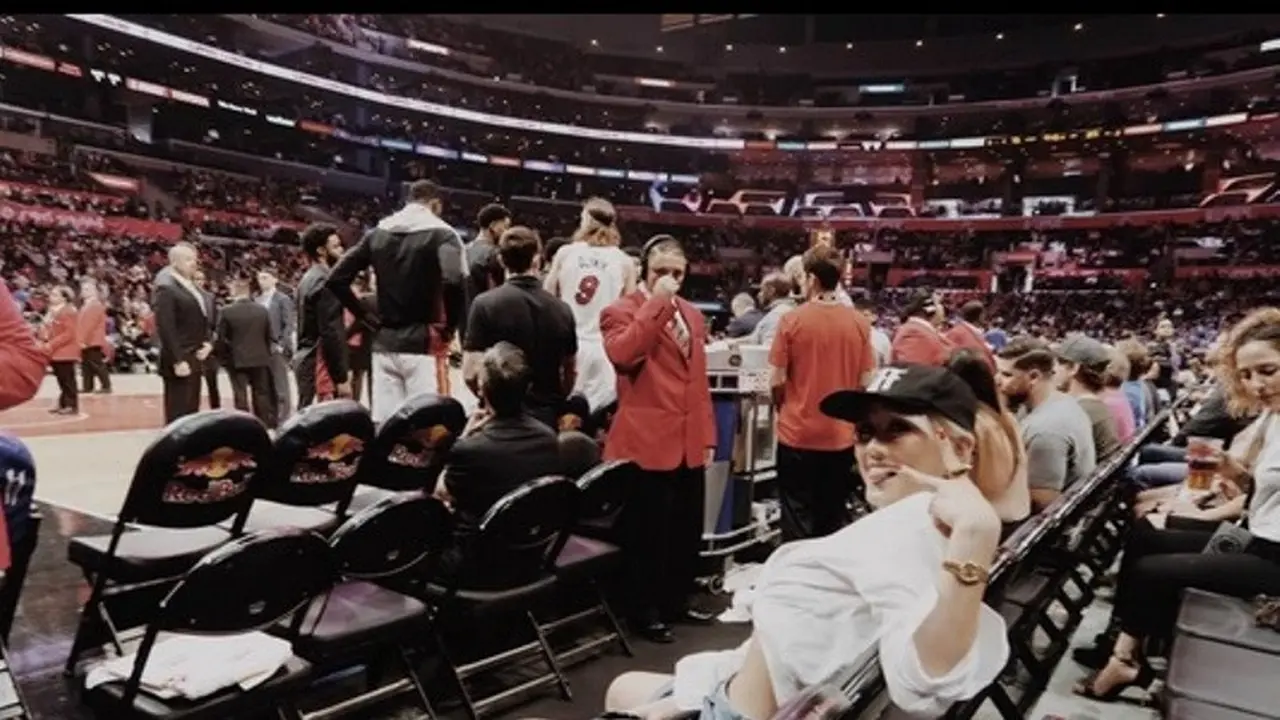 Agnez Mo Nonton Pertandingan NBA