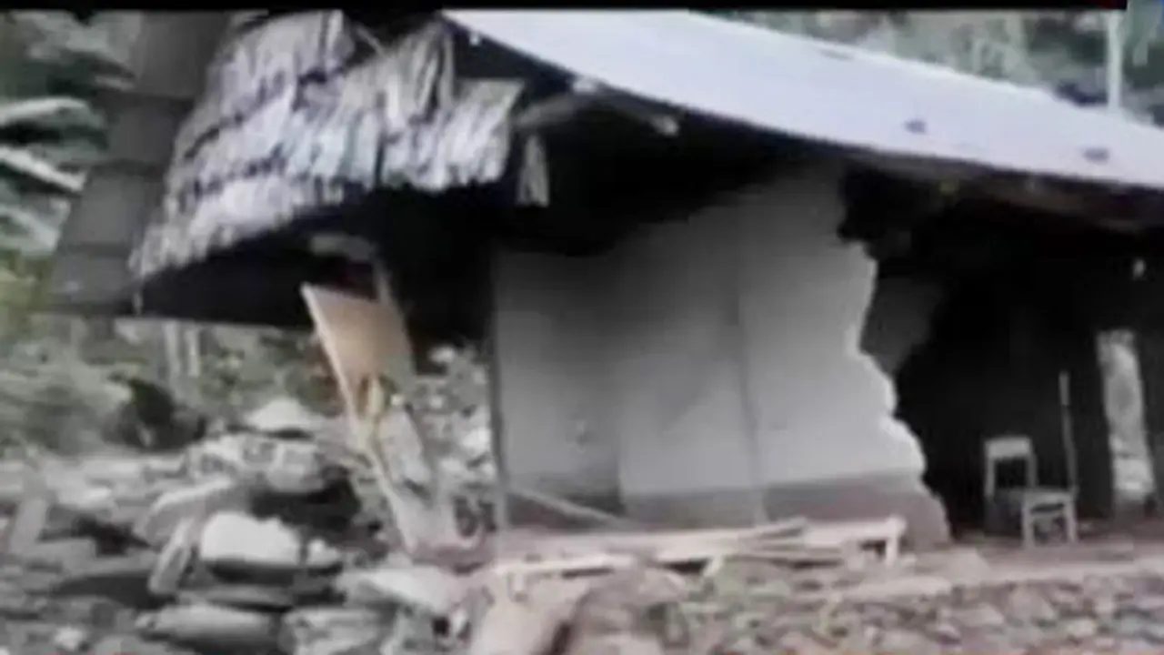 VIDEO: Hujan Deras 2 Hari, Ratusan Rumah Tertimbun Longsor