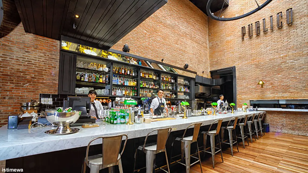 publicio-resto-130504c.jpg