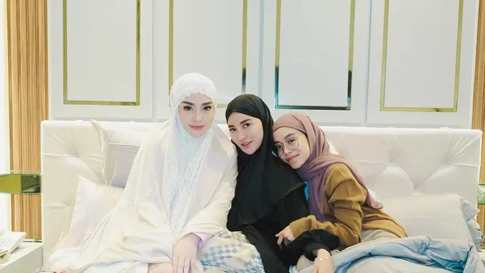 Celine Evangelista dan Lesti Kejora (Instagram/celine_evangelista)