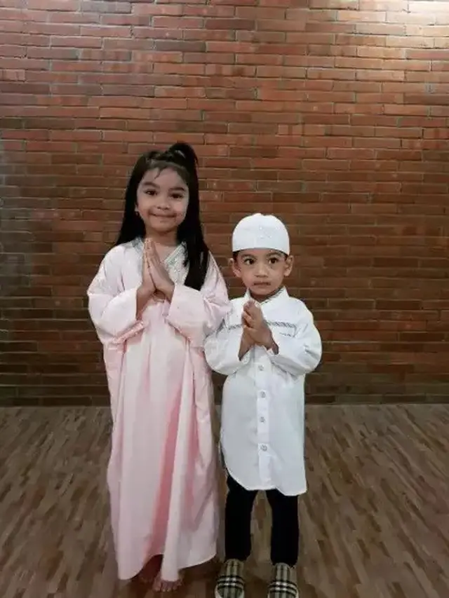 6 Potret Saafia Aznii Sepupu Jan Ethes, Gayanya Bak ABG Modis