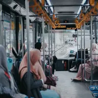 Polres Metro Jakarta Selatan telah menahan pria yang kerap lakukan aksi masturbasi di KRL. (unsplash/heru eko saputro).