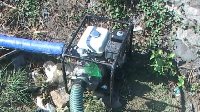 Kekeringan, Petani di Brangsong Menyedot Air Sungai