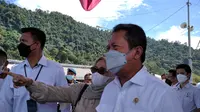 Menteri Kelautan dan Perikanan (KKP) Sakti Wahyu Trenggono ketika berkunjung ke Bungus Teluk Kabung. (Liputan6.com/ Novia Harlina)