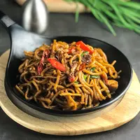 ilustrasi mie gomak/photo copyright by Rafflesia69 (Shutterstock)