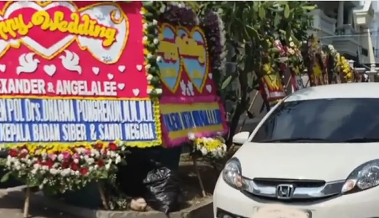 Angela Lee dan Alexander (Foto: Instagram/angelalee87)