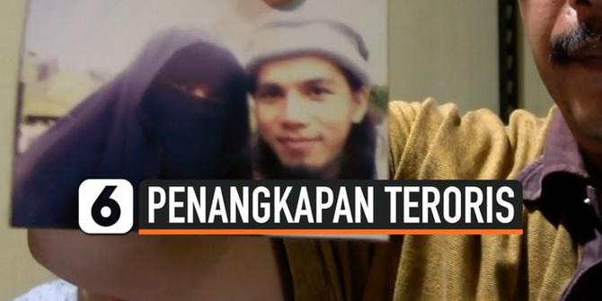 VIDEO: Densus 88 Geledah Rumah Terduga Teroris Cirebon