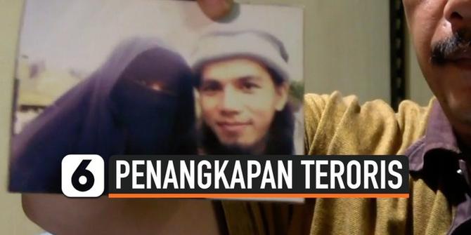 VIDEO: Densus 88 Geledah Rumah Terduga Teroris Cirebon