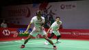 Pebulutangkis ganda putra Indonesia, Muhammad Sohibul Fikri/Bagas Maulana bertanding melawan pebulutangkis ganda putra Jepang Takuro Hoki/Yugo Kobayashi Jonatan pada laga perempat final Indonesia Masters 2023 di Istora Senayan, Jakarta, Jumat (27/01/2023). Bagas/Fikri kalah dengan skor 11-21, 13-21. (Bola.com/Bagaskara Lazuardi)