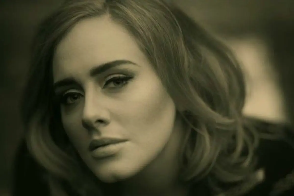 Begini Reaksi Netizen Setelah Menonton Videoklip Adele 'Hello'
