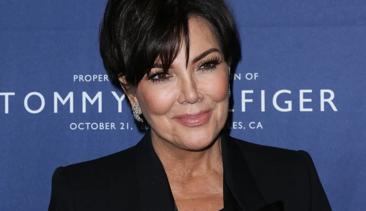 Kris Jenner sendiri merasa bahwa ia miliki masa-masa tersulit secara finansial untuknya usai perceraian. (HelloGiggles)