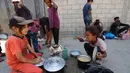Perserikatan Bangsa-Bangsa (PBB) pada awal Juni 2025 telah menyatakan bahwa Gaza kini menjadi tempat paling kelaparan di dunia dengan seluruh penduduknya menghadapi risiko kelaparan massal. (Eyad BABA/AFP)