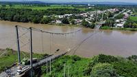 Jembatan gantung runtuh Ekuador. (AFP)