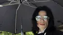 Banyak penggemar Michael Jackson yang merasa tak setuju dengan pendapat Conrad. Namun, Conrad ingin menjalankan perintah Michael Jackson sebelum dirinya meninggal. (AFP/Bintang.com)
