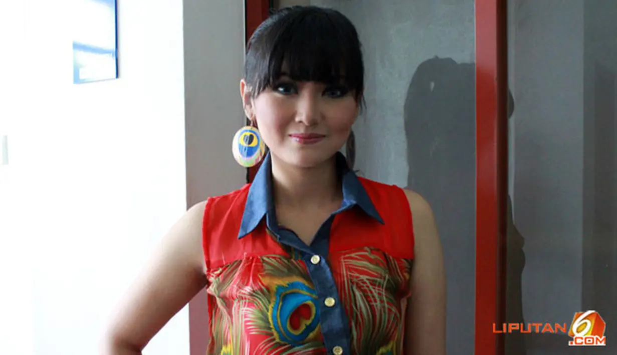 Iceu Wong menghembuskan napas terakhirnya pada Juli 2015. Penyanyi dangdut ini meninggal dunia karena kanker payudara. (Liputan6.com)