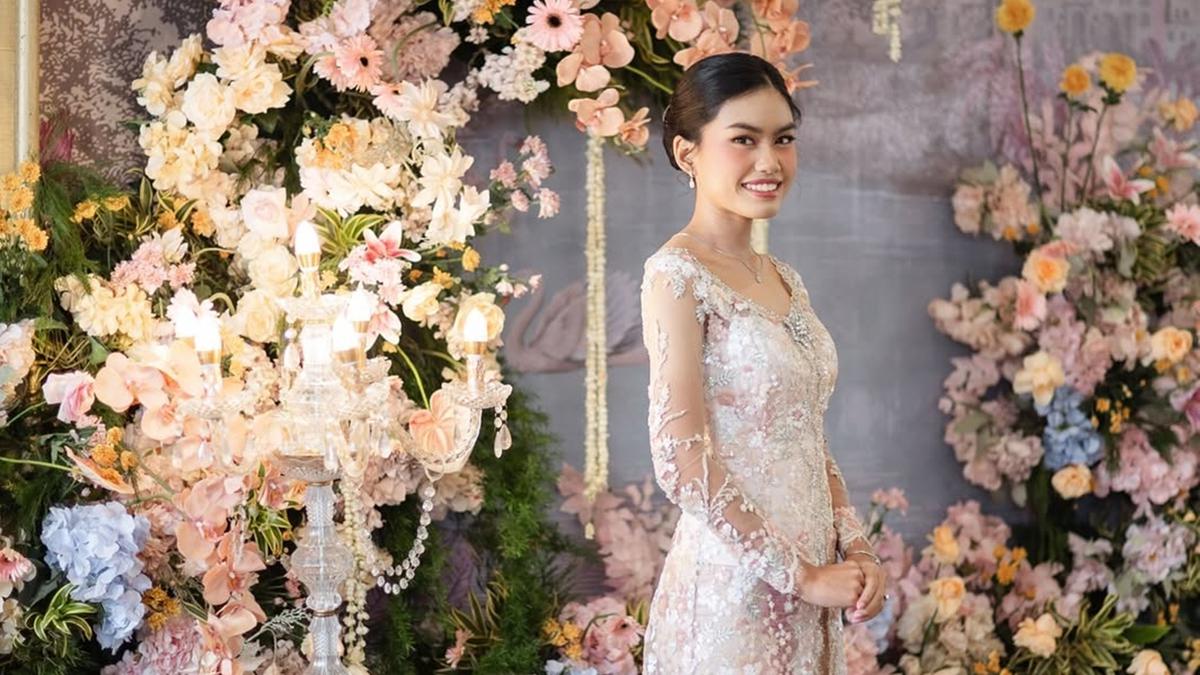 Potret Detail Penampilan Namira Adjani di Hari Lamaran, Pakai Kain Milik Ibunda