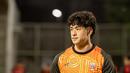 Kiper baru Persija Jakarta, Cyrus Margono saat berlatih menjelang laga lanjutan BRI Super League 2025/2026 melawan PSM Makassar di lapangan latih Jakarta International Stadium, Jakarta, Kamis (19/02/2026). (Bola.com/Nur Iman Ali)