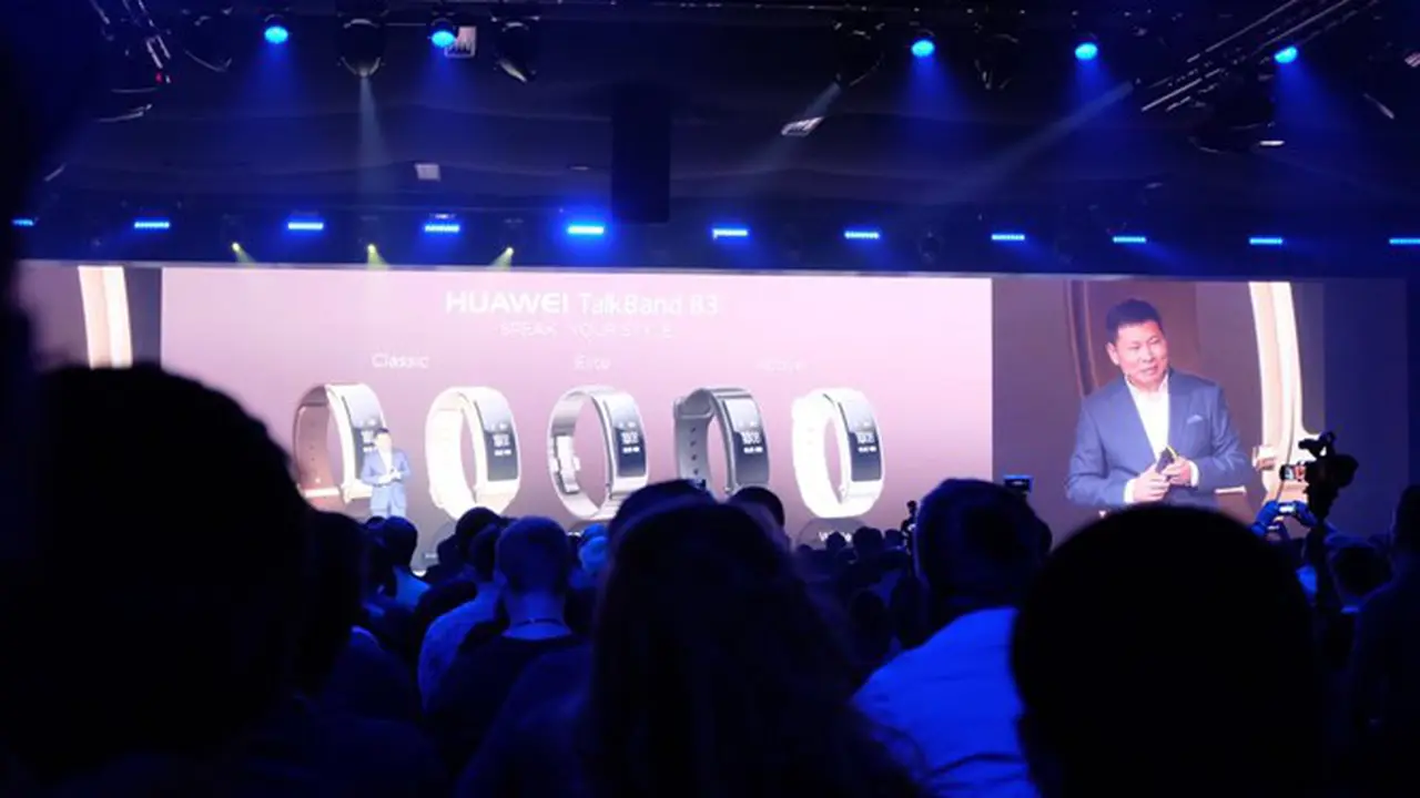 Selain P9, Huawei Juga Meluncurkan TalkBand B3