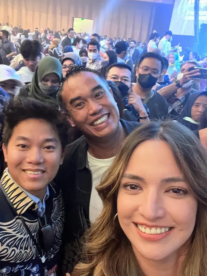Nia Ramadhani dan Ardi Bakrie nonton konser MLTR (Instagram/ramadhaniabakrie)