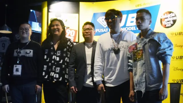 Mickey Mouse UBS Gold