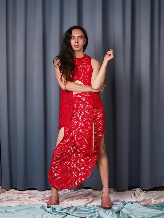 Koleksi Jacqueline Loekito kali ini mengambil inspirasi dari cerita pribadi mereka tentang menghabiskan banyak waktu di tempat tidur bersama bayi mereka yang baru lahir selama masa lockdown di tahun 2020. Foto: Instagram.