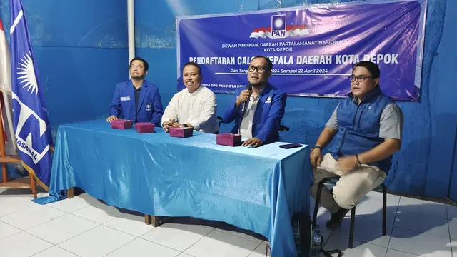 Sekretaris Daerah Kota Depok, Supian Suri (kedua dari kiri) (Liputan6.com/Dicky Agung Prihanto)