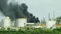 Tangki Aspal Pertamina di Kilang Cilacap Terbakar 