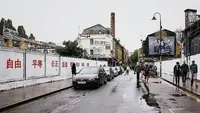 Slogan politik China jadi grafiti di Brick Lane, London, Inggris. (Dok. Instagram/yiqueart)