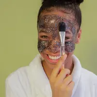 Ilustrasi masker peel off (pexels.com/Monstera)