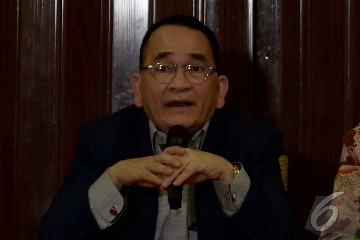 Ruhut Sitompul Sebut Orang yang Akan Recoki Jokowi