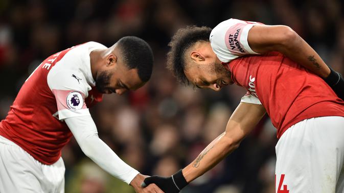 Alexandre Lacazette dan Pierre-Emerick Aubameyang. (AFP/Glyn Kirk)