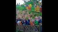 Tangkapan layar video viral pengunjung kawasan wisata Titik Nol Bulukumba Viral di media sosial (Liputan6.com/Istimewa)