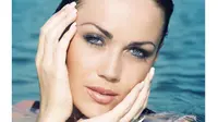 Editors Choice: 4 Make Up Waterproof Terbaik