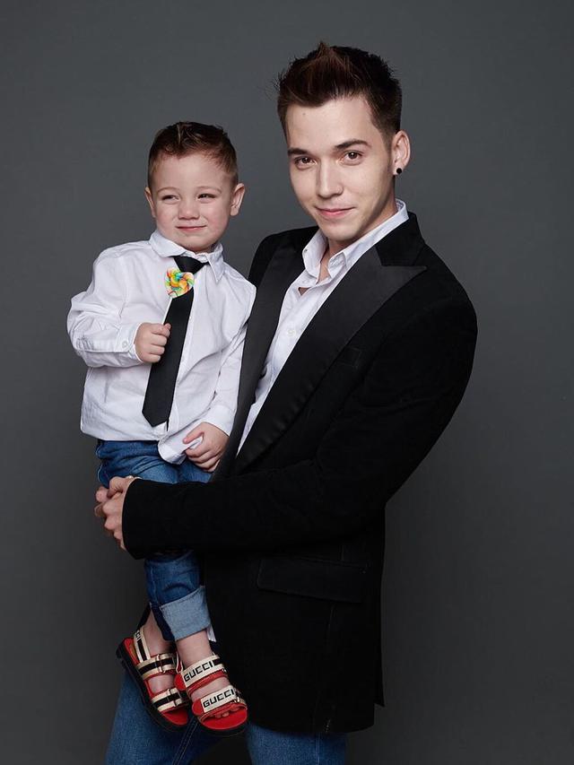 7 Pemotretan Stefan William Bareng Anaknya Ini Curi Perhatian
