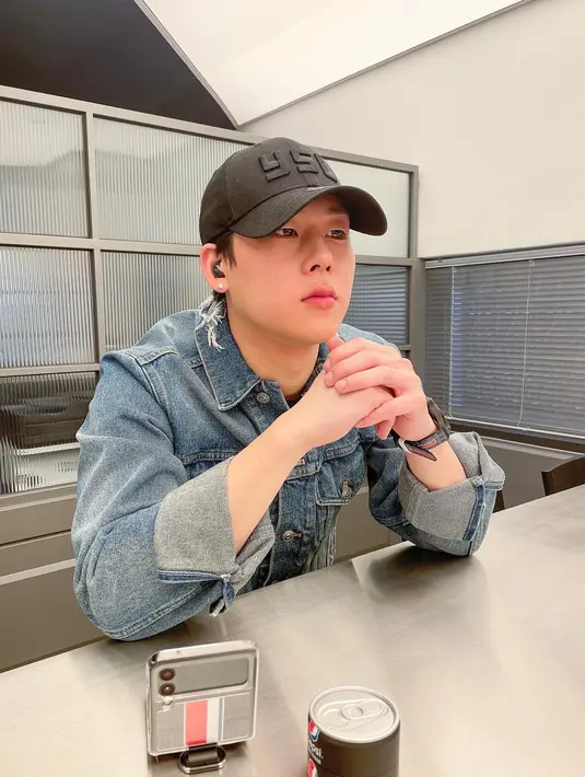 Bahkan, banyak idol yang mengakui Joohoney sebagai raja aegyo loh! (FOTO: instagram.com/joohoneywalker/)