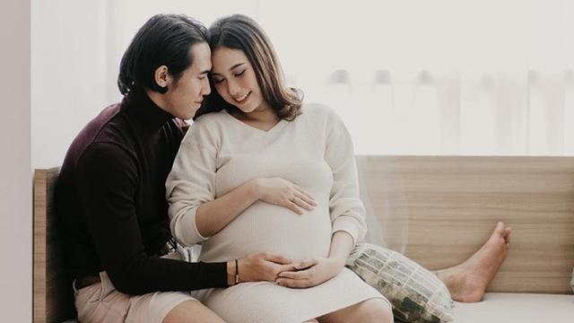 Tengah Nantikan Kelahiran, Ini 7 Potret Maternity Shoot Istri Ryuji Utomo