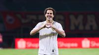 Selebarasi gol Pablo Oliveira usai mampu mencetak gol pertama kemenangan Arema FC melawan Persija Jakarta dalam laga pekan 26 BRI Liga 1 2024/2025 yang digelar di Stadion Patriot Candrabhaga, Bekasi, Minggu (9/3/2025) malam WIB.