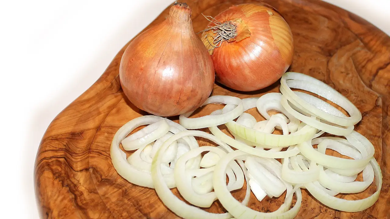 Cara Menyimpan Bawang Bombay Awet
