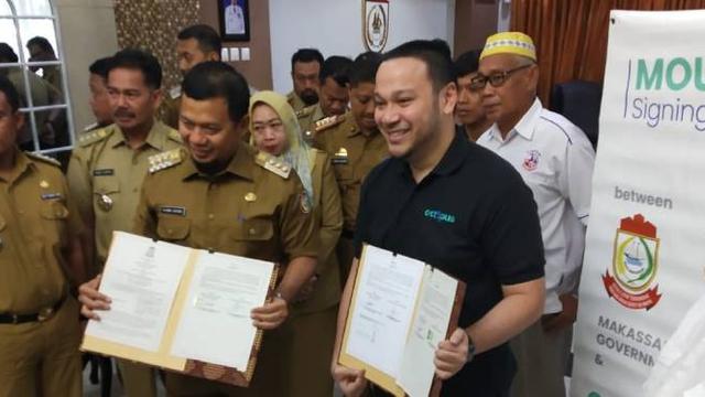 Walikota Makassar Iqbal Samad Suhaeb bersama Direktur Utama PT. Daur Ulang Industri Terpadu Andi Moehammad Ichsan. Dok: Istimewa