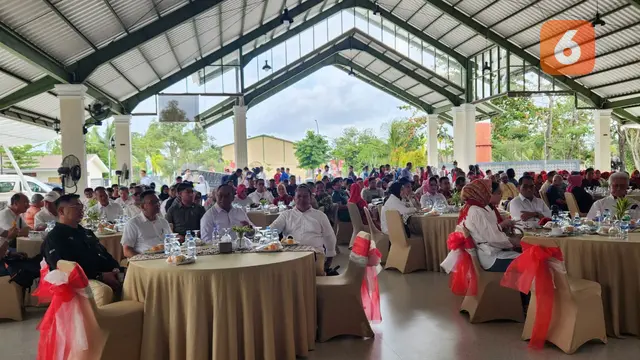 SCM EMTEK Bagikan STB untuk Warga Palembang