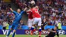 4. Igor Akinfeev (Rusia) - 15 kali penyelamatan. (AFP/Pierre-Philippe Marcou)