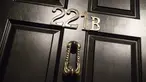 Sebuah kamar dengan nomor 221B  yang di desain bertema  tokoh detektif fiksi  Sherlock Holmes di Alexandria, Virginia, Sabtu ( 17/10/2015). Kamar ini merupakan sebuah hiburan terbaru di Amerika yang disebut ruangan melarikan diri. (REUTERS/Joshua Roberts)