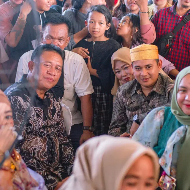 Keluarga Calon Suami Putri Isnari