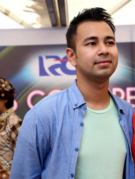 "Pantaunya aku terjun langsung. Tapi ada tim yang mantau setiap hari, jadi enggak terlalu capek," tandas presenter yang sudah ‘tergila-gila’ dengan dunia bisnis ini. (Andy Masela/Bintang.com) 