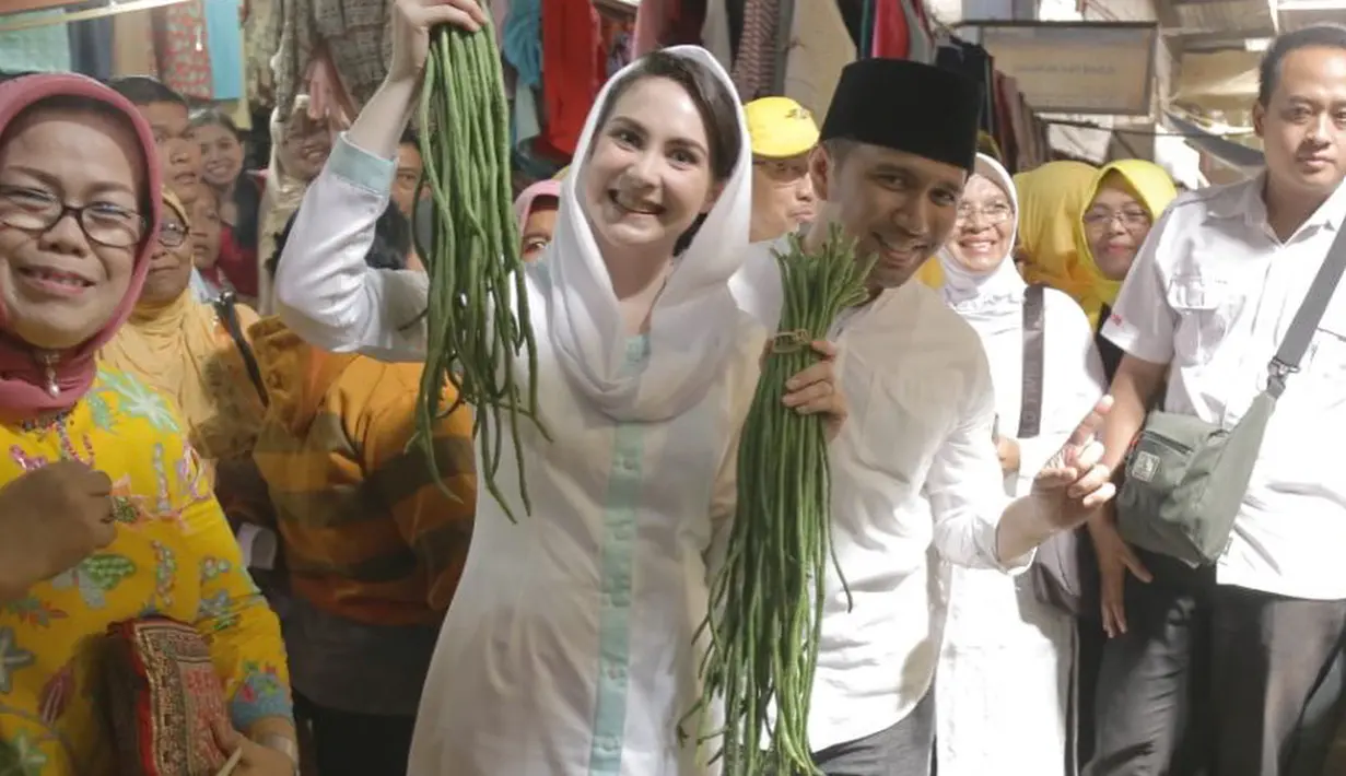 Setelah menikah dengan Emil, wanita cantik kelahiran 19 Februari 1994 memutuskan untuk mundur dari dunia hiburan yang sudah membesarkan namanya. (Foto: instagram.com/emildardak)