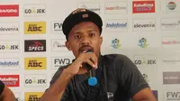 Penyerang Persipura, Friska Womsiwor. (Bola.com/Muhammad Ginanjar)