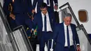 Pelatih Brasil, Tite (kanan) bersama asisten pelatih saat tiba di Sochi airport, Rusia, (11/6/2018). Brasil berada pada grup E dengan Kosta Rika, Swis dan Serbia. (AFP/Nelson Almeida)