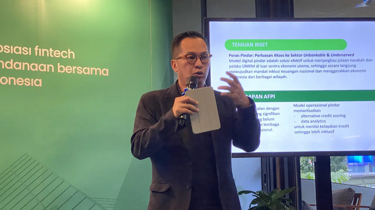 Ketua Bidang Hubungan Masyarakat AFPI, Kusyeryansyah dalam konferensi pers di Jakarta, Rabu (4/3/2026). (Liputan6.com/Christian)