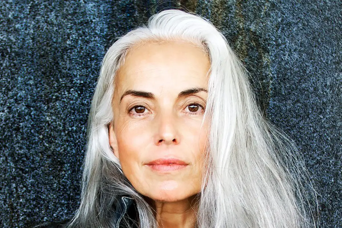 Gokil! Nenek Berusia 59 Tahun Ini Masih Eksis Jadi Model